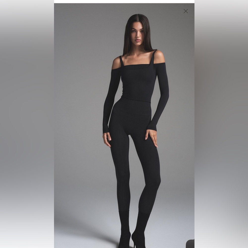 SKIMS NWT SOFT SMOOTHING SEAMLESS
CATSUIT SZ SMALL Color Eclipse - Picture 4 of 9